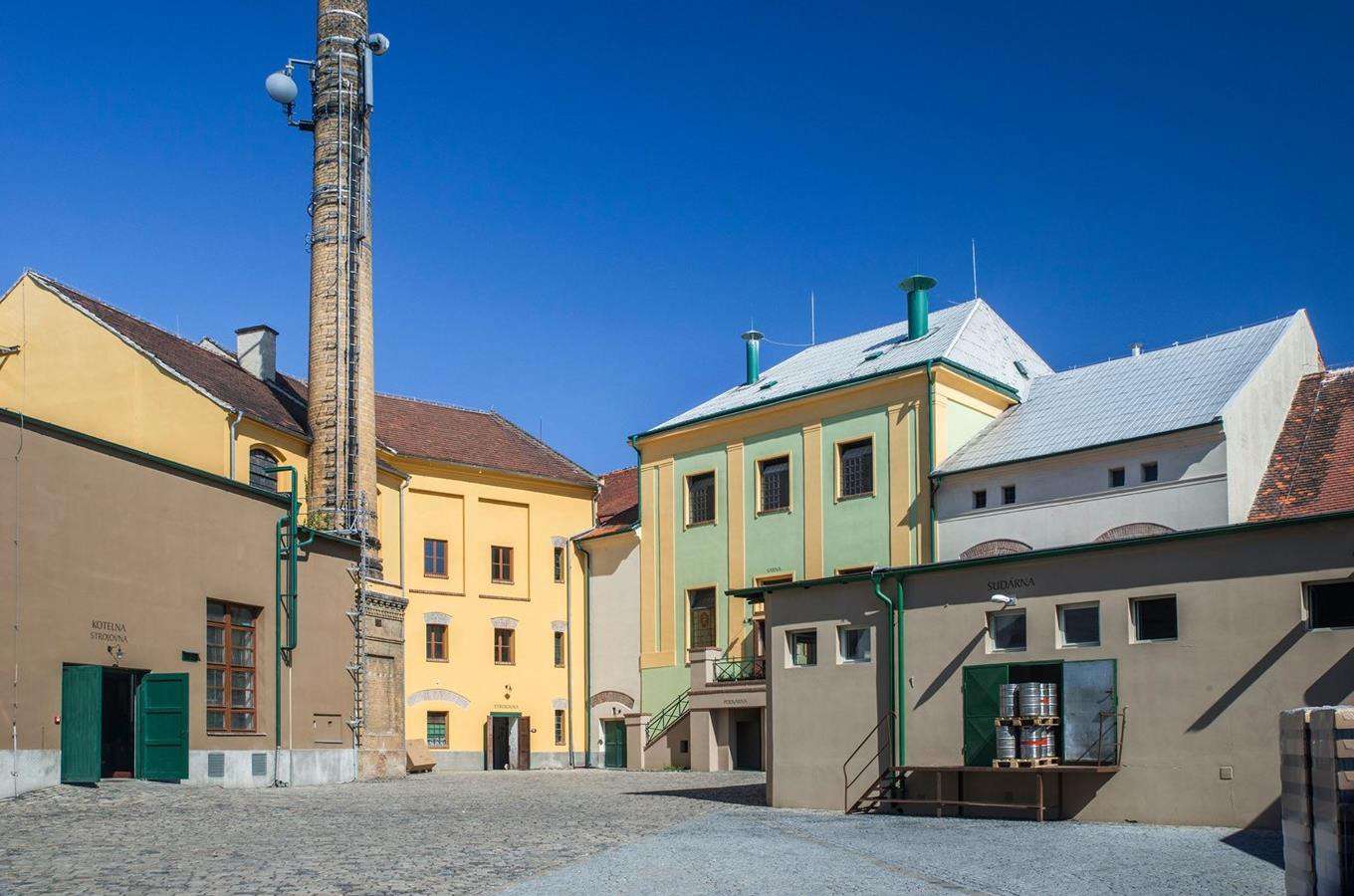 Zámek krásný dvůr